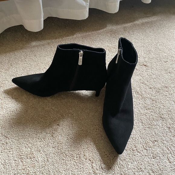 Black suede ankle boots - Picture 1 of 5